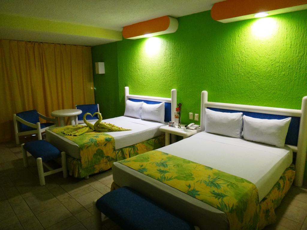 Solymar Beach Condos Канкун Экстерьер фото