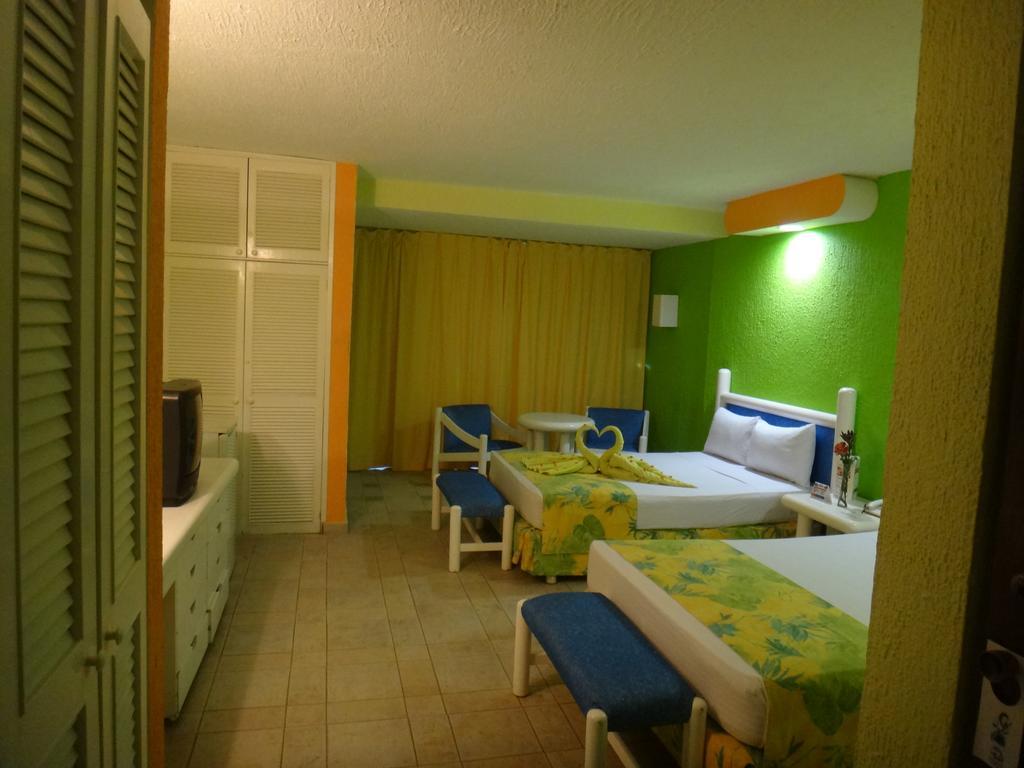Solymar Beach Condos Канкун Экстерьер фото