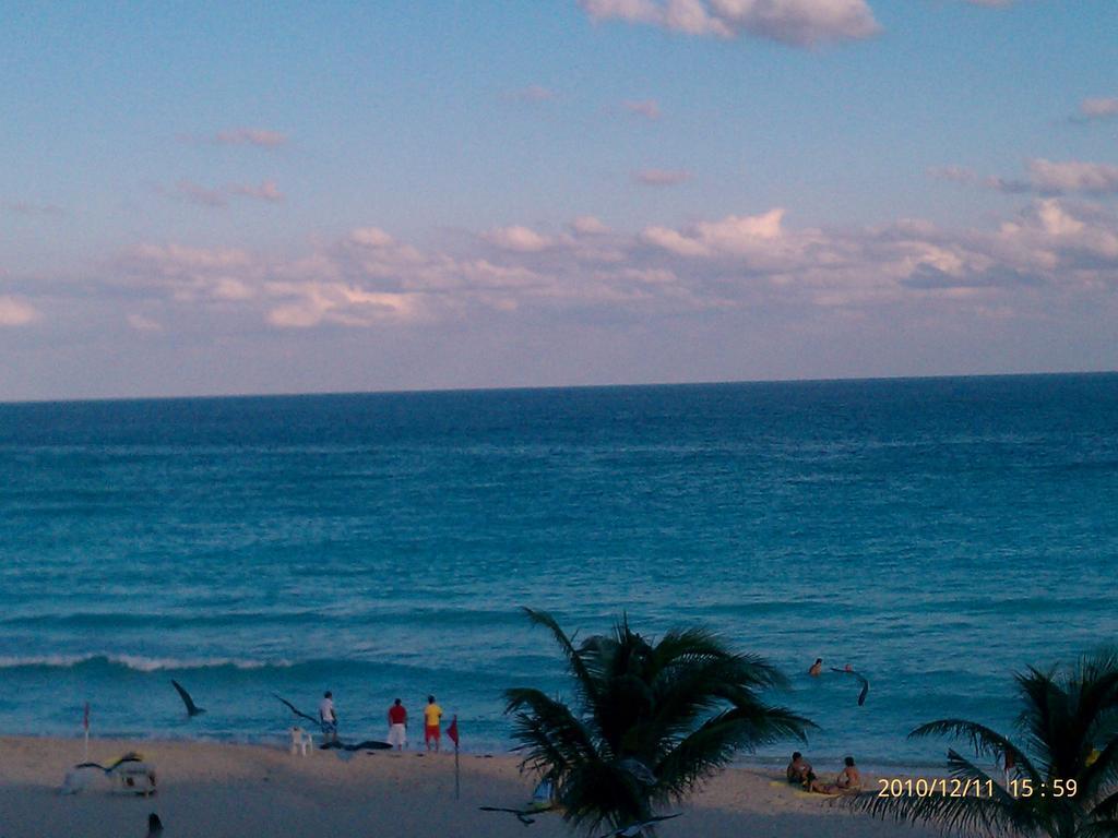 Solymar Beach Condos Канкун Экстерьер фото